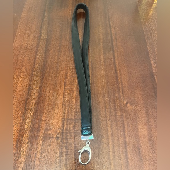 ❌SOLD❌Chanel Black Quilted Leather Lanyard - Picture 2 of 5